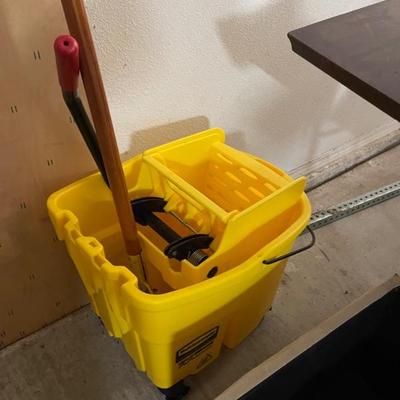 Mop bucket 