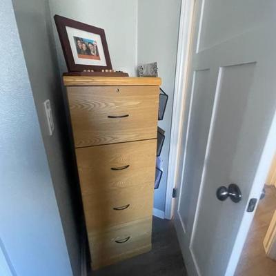 File cabinet 