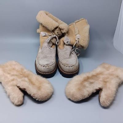 Blondo Shearling boots & Gloves 