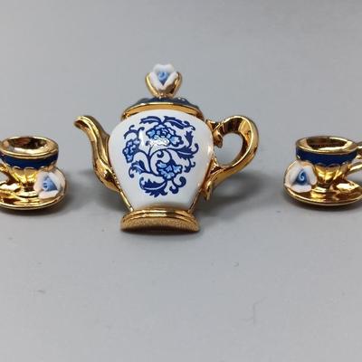 Avon Teapot Pin & Earrings 