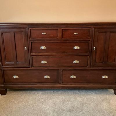 Davis Craftmans Style Dresser