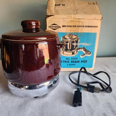 Vintage West Bend Bean Pot w/Original Box 