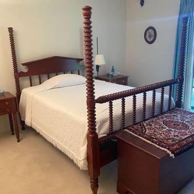 Antique spindle bed 