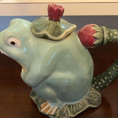 Henrickson Majolica Glazed Ceramic Frog Teapot