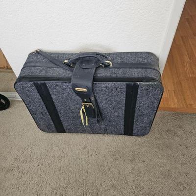 Suit case