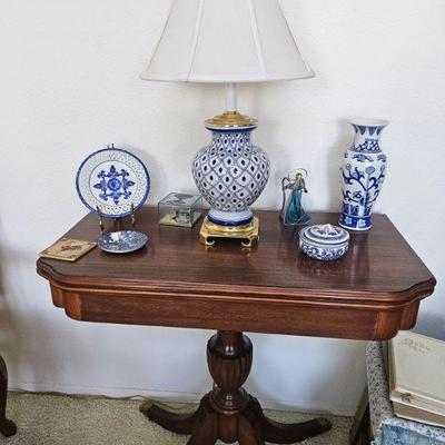 Vintage table and Decor 