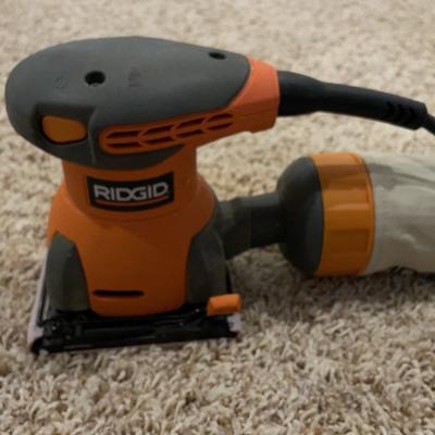 Rigid R2500 1/4" Sheet Sander