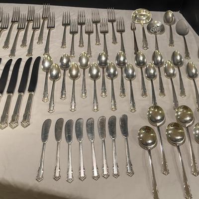 Lunt - English Shell Sterling Silver Flatware Set