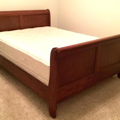 Queen Wooden Sleigh Bed