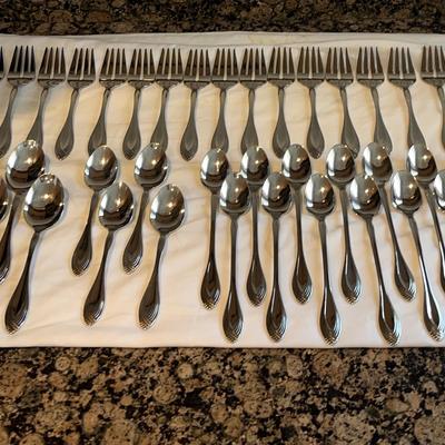 Oneida - Heiress Stainless Steel Flatware Set