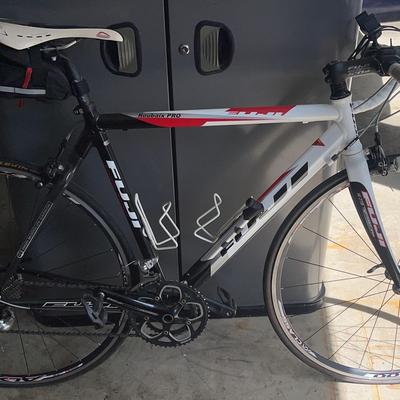 Fuji Roubaix Pro FC-770 Road Bike