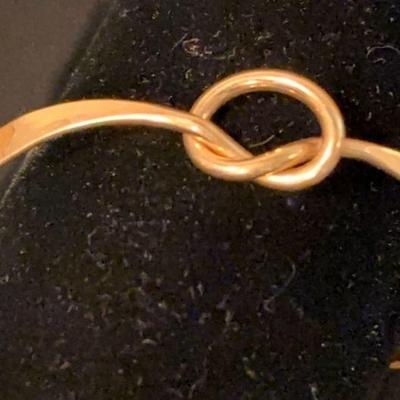 Love knot bracelet stamped pj"