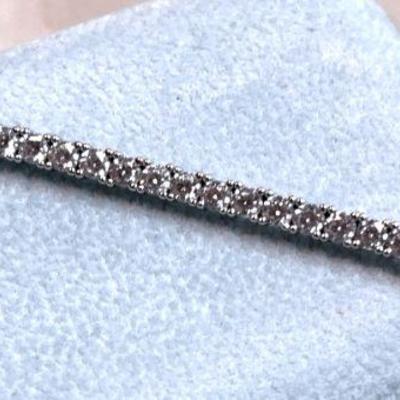 Elegant tennis bracelet in sterlingelegant tennis bracelet in sterling