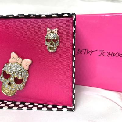 "Betsey Johnson" Skull Brooch and Pin Set