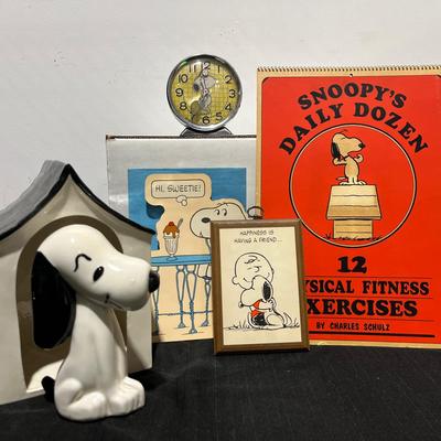 Vintage Snoopy & Peanuts Collectibles 