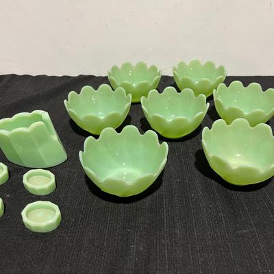 Vintage 50s Fire King Jadeite Lotus Bowls, Mosser Glass Jadeite Scalloped Spoon Rest & Salt Dips 