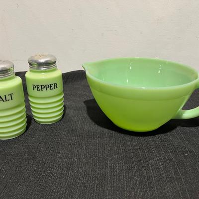 Vintage Fire King Jadeite Batter Bowl & S&P Shakers 