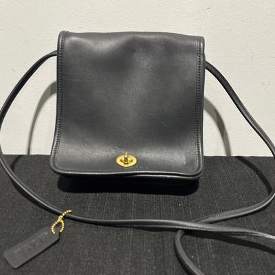 Vintage Coach Leather Turnlock Crossbody Purse 
