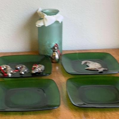 Anchor Hocking 9-1/2” King Emerald Green Plates (4), Frosted Sea Green Lantern & More 