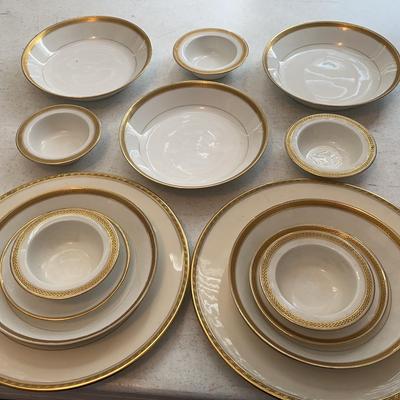  Havillanf Gold  Dishes (2 Plates, 5 Soup Bowls, 2 Saucers, 5 Small Bowls)