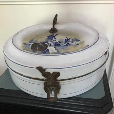 $125 German bread box