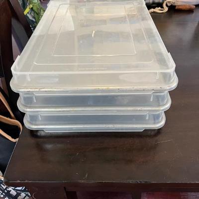 Oven sheet trays with lids
