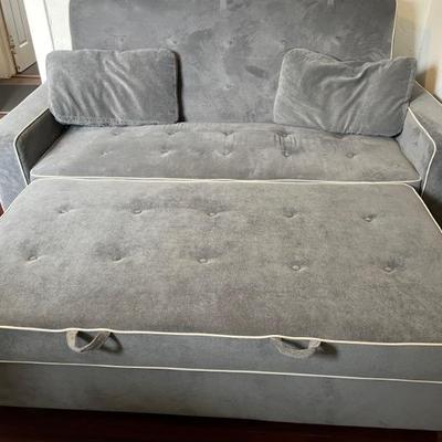Serta Monroe 72.6" Queen Square Arm Tufted Back Convertible Sleeper Sofa with Cushions Value $875