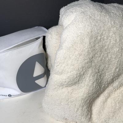 Sleep Number Queen Mattress Cover & Wooly Blanket