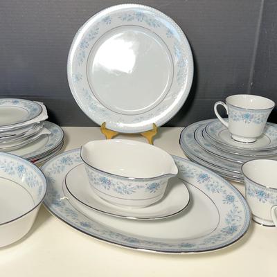 Noritake Contemporary Blue Hill Service For Four