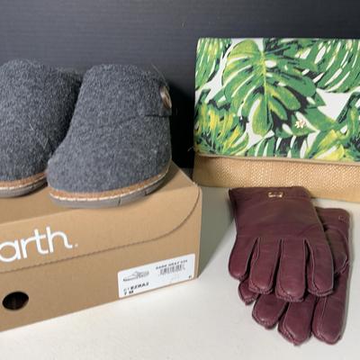 New Earth Clogs & Ladies Accessories