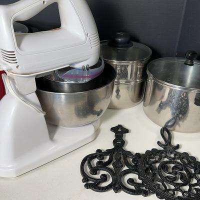Cooking In The Kitchen Ware