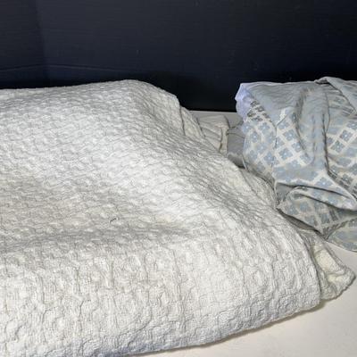King Bed Skirt & Cotton Coverlet Blanket