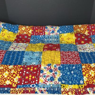 1970s Vintage Faux Ruffled Quilt
