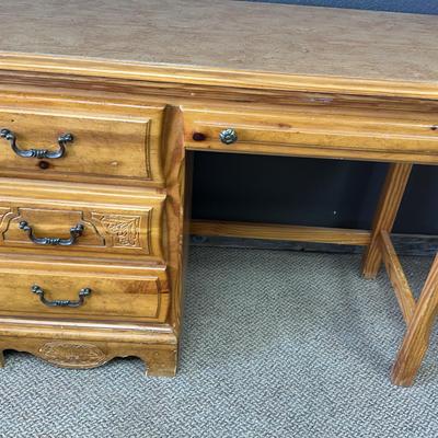 Bassett Vintage Knee Hole Desk