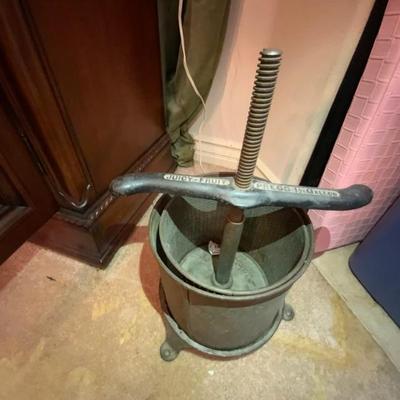 Estate sale photo