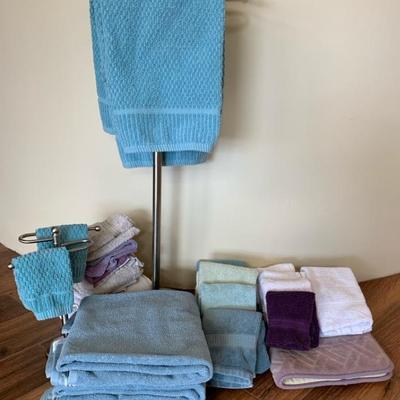 Bathroom Towels And Rack 