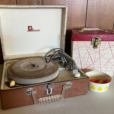 Vintage Birch Record Player With Platter Pak And Various 45s Records