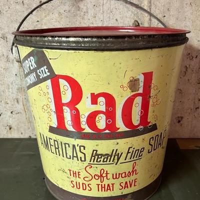 HTF Vintage ‘Rad’ Laundry Soap Tin Can/Pail With Lid & Handle
