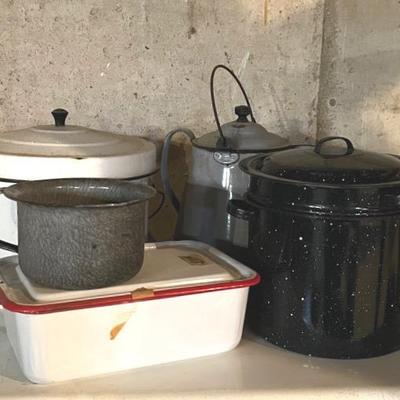 Vintage Graniteware and Enamelware (6)