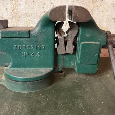 Green Superior No. 44 Swivel Bench Vise By Erie Tool Works, Erie PA