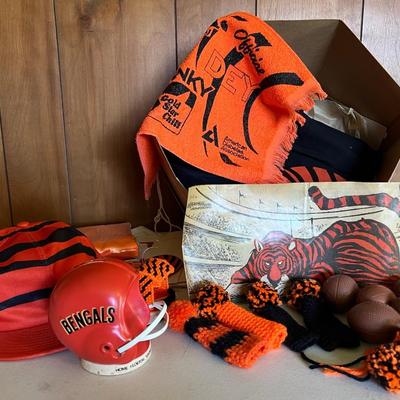 Vintage Cincinnati Bengals With HTF Ceramic Helmet Bank & Handmade Items