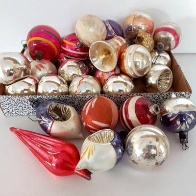 Vintage Ornaments With Shiny Brite #2