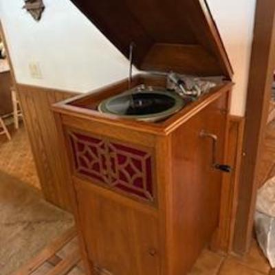 Record player works 