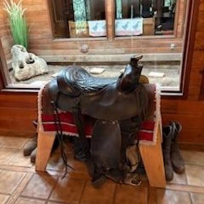 Saddle.s 