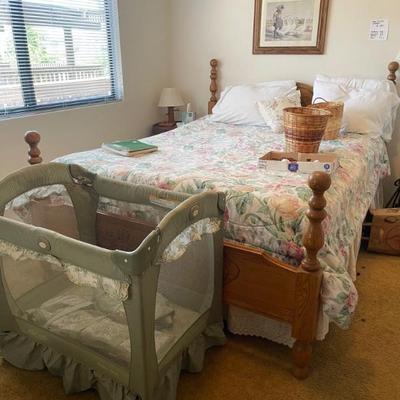 Baby play pen 