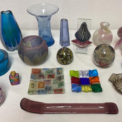 Art Glass And Other Decorative Glass Pieces