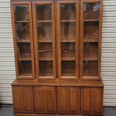 MCM Hutch/China Cabinet 