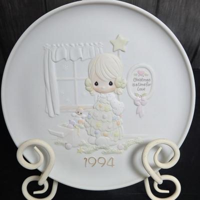 Precious Moments Plate 1994 "Pretty As A Christmas Tree"