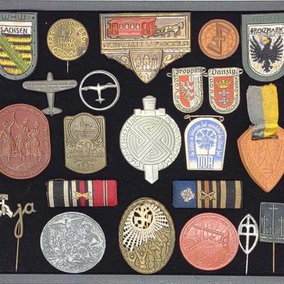 23 WWII German NSDAP Tinnie Badges, Medals & Pins