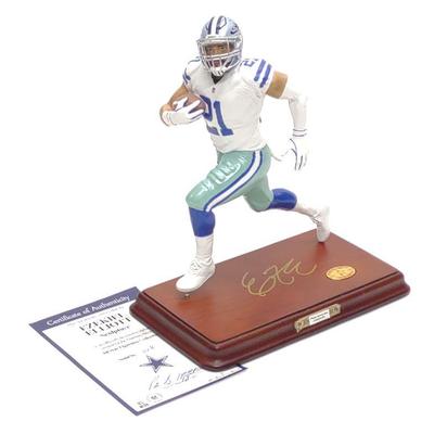 Dallas Cowboys Ezekiel Elliott Football Figurine